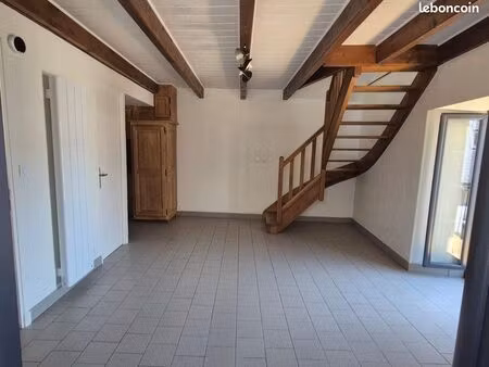 appartement 42m à louer à pierrefort