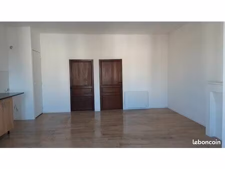 appartement 3 pièces 60m ² matha centre ville