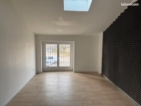bureau 20m² - aix nord eau-electricité-wifi inclus