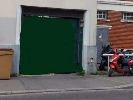 place de parking extérieure sécurisée à vendre – montreuil