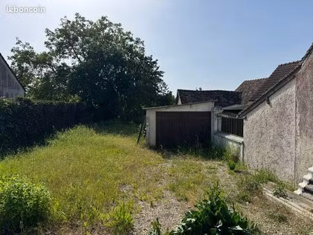 terrain avec dépendances