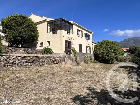 maison 6 pièces 210 m²