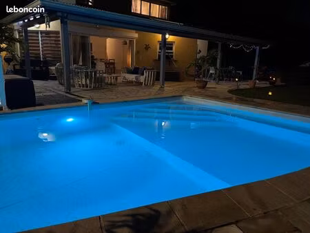 vaste villa t5+t2  garages  jardin  piscine vue mer