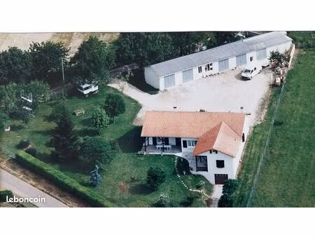 maison individuelle à 7 km de ruffec