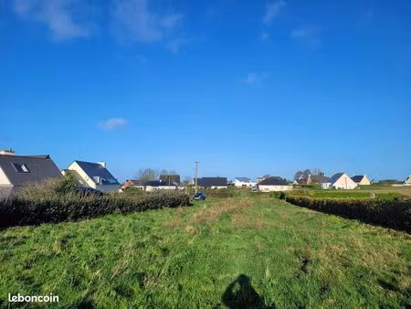 terrain 770 m² saint pabu