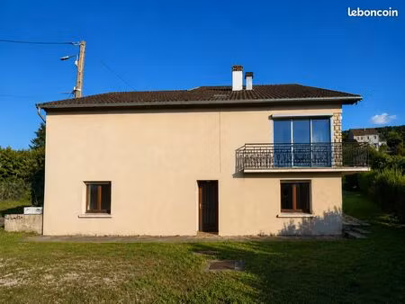 t3 de plain-pied 61 m² + espace extérieur privatif + 2 parkings – petite copropriété – mam