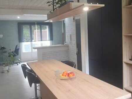 appartement t4 à cheval sur la rivière