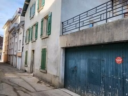 surface brute 40 m2 place saint pierre