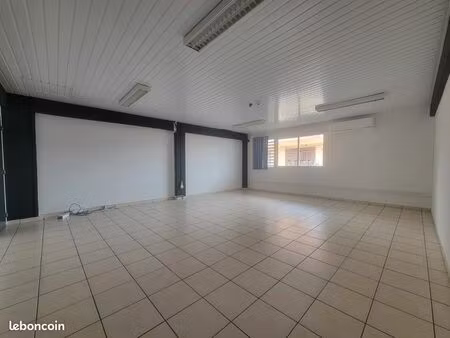 bureau 270 m²