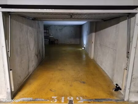 grand garage/box 41m² quartier lodi-73d rue perrin solliers - parc castellane - 6ème arron