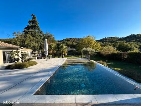 maison 6 pièces 205 m²