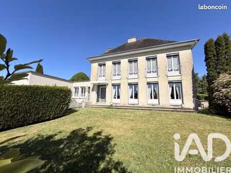 maison 8 pièces 261 m²