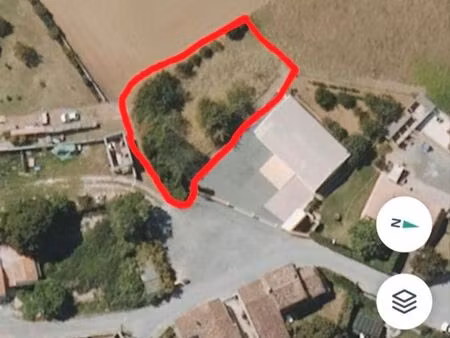 terrain a construire a nettoyer. ■endroit très calme il se situe a grandjean 6 rue de la l