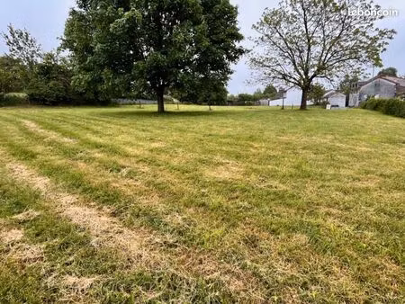 terrain 1 032 m² jussac