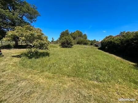 terrain 1 724 m² la sauniere