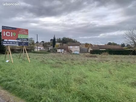 terrain 485 m² montoison