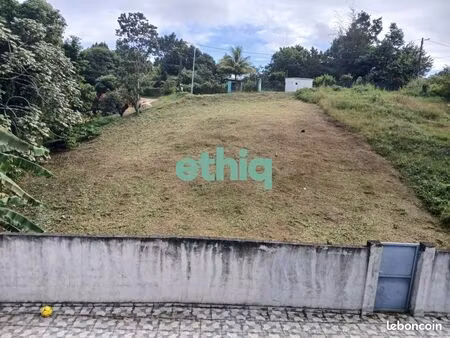 terrain 778 m² petit-bourg