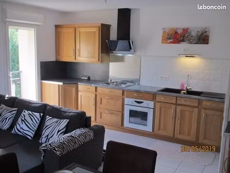 beau t3 meublé de 55 m² dans résidence avec piscine