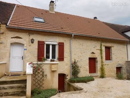 charmant t3 avec vue  terrasse et jardin privatif