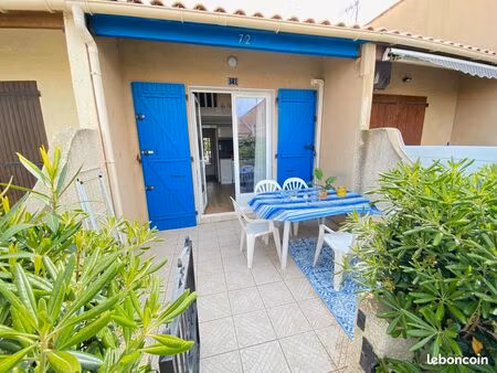 maisonnette bord de l'étang