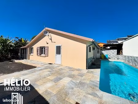 a vendre : maison f4 avec piscine sainte-marie