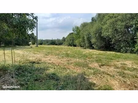 terrain 2 500 m² nontron
