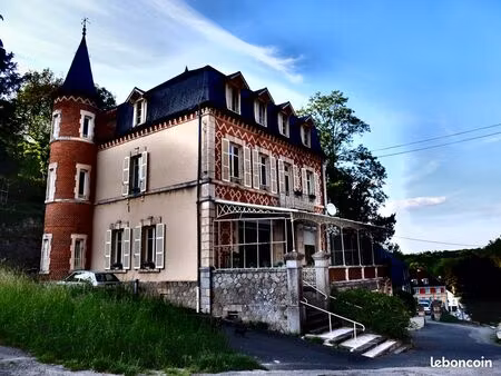 petit manoir (résidence d'appartements) à vendre à evaux-les-bains