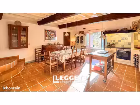 maison 7 pièces 196 m²