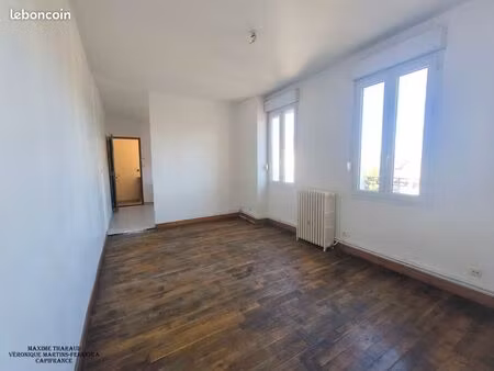 immeuble 26 pièces 582 m²