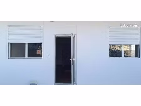 local commercial à louer au tampon