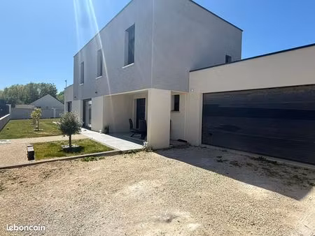 pavillon 6 pièces 197 m²
