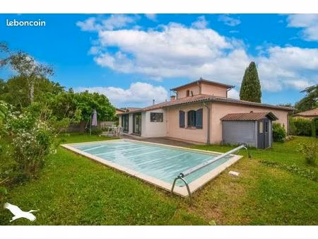 pavillon 5 pièces 186 m²