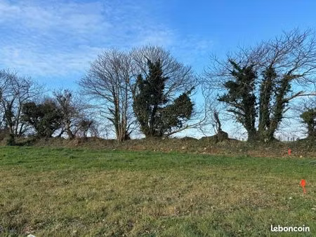 terrain 584 m² bourg blanc