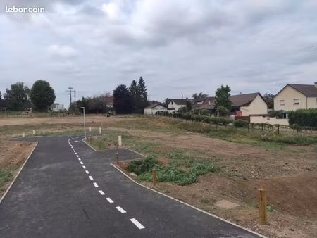 terrain 626 m² les damps