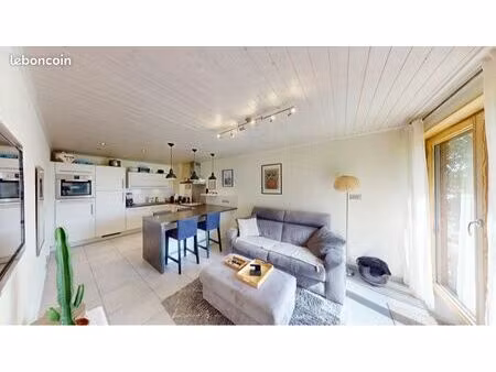 ? métabief – appartement 40 m² avec chambre  résidence avec piscine et tennis ?