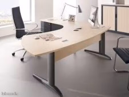 bureau individuel dans un ensemble de bureaux