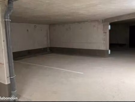 place de parking en sous-sol à castelnau-le-lez