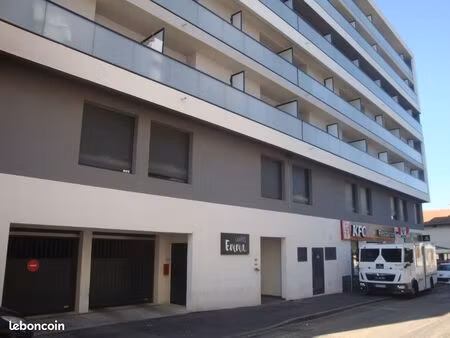 location place de parking emma montpellier