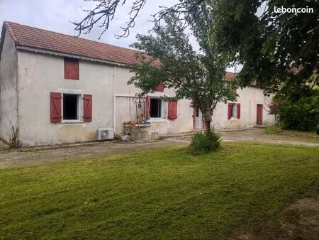 longère ancienne avec dépendances et jardin