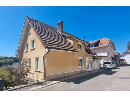maison familiale sur les hauteurs de maiche