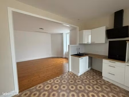 location d'une maison de ville de 87m2 rénovée avec charme et caractère à quincy (18120) –