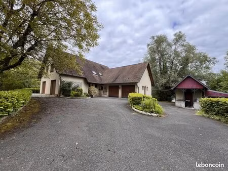maison 8 pièces 159 m²