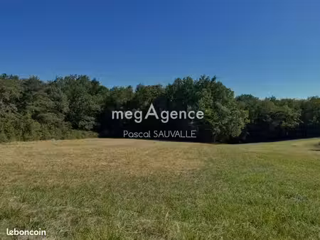 terrain 1750 m² creysse
