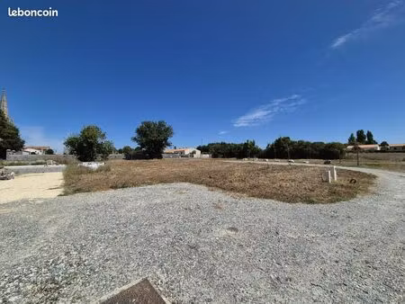 terrain 520 m² moeze