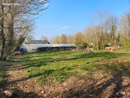 terrain constructible 1600m2