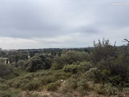 terrain 350 m² villeneuve les avignon