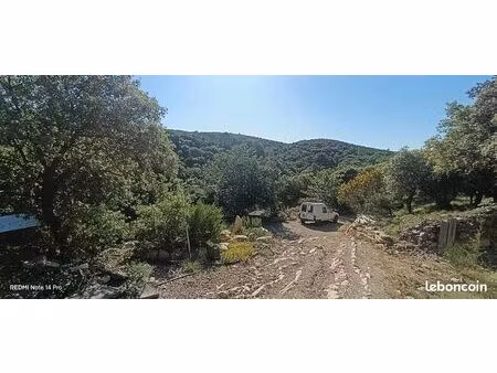 terrain de loisirs exceptionnel en pleine garrigue