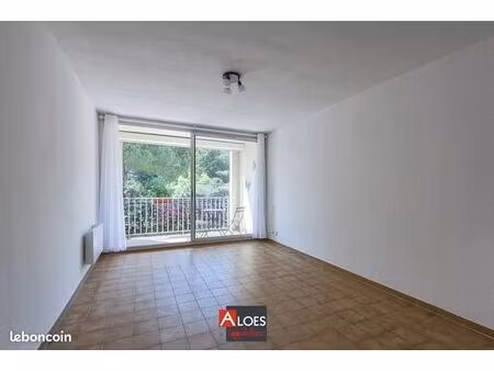 studio 1 pièce 26 m²