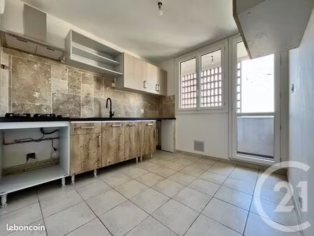 appartement 5 pièces 92 m²