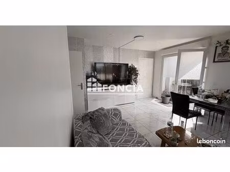 bel appartement familial avec grande terrasse